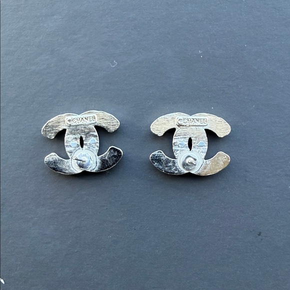 3 pair !! Beautiful buttons handmade into earringsc - Picture 4 of 5